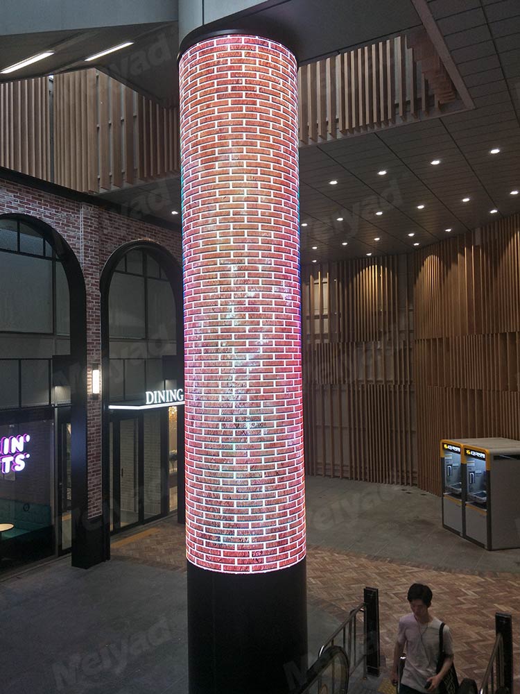 P2.5 column led screen in Korea subway station